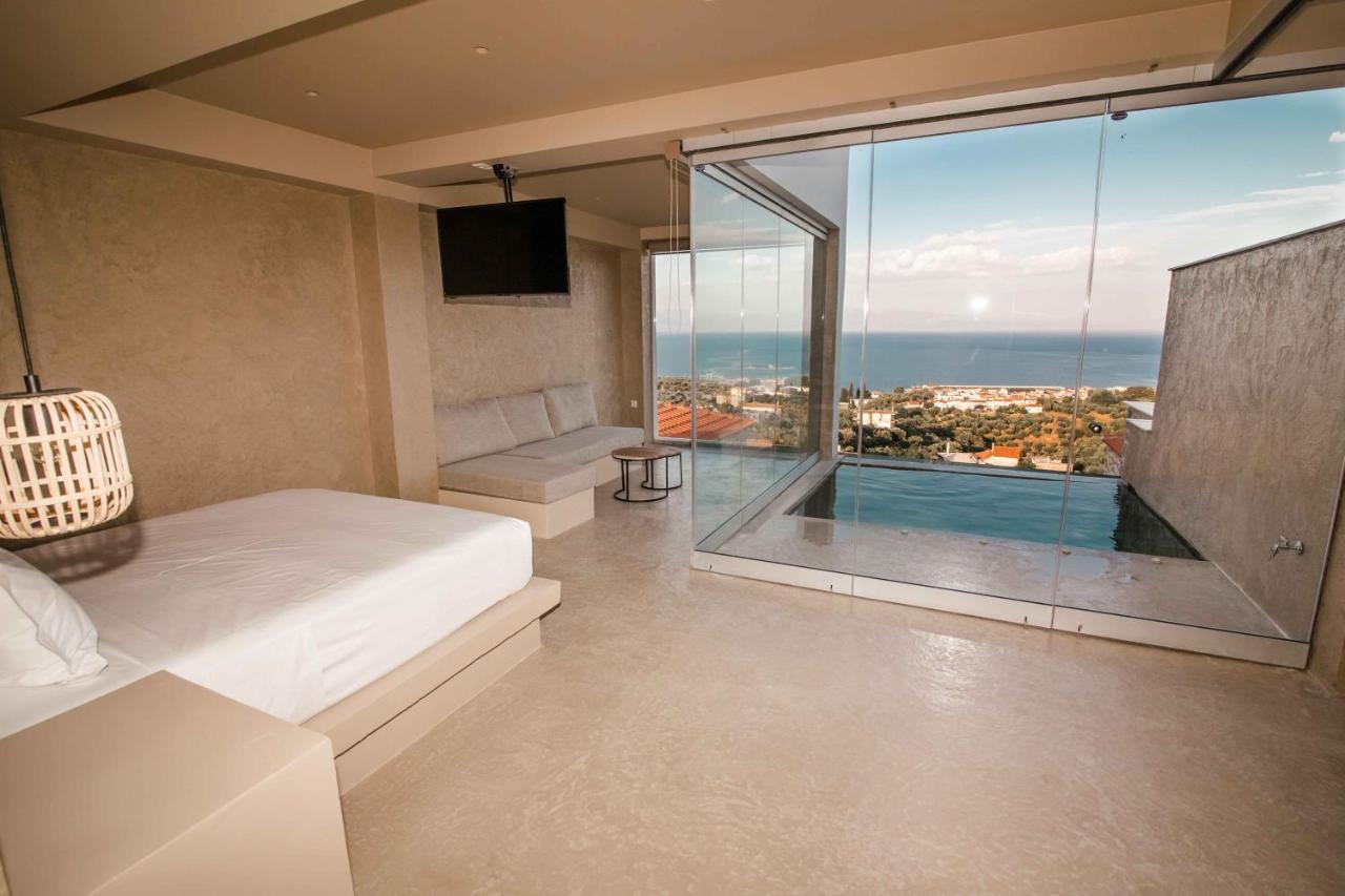 Mani Luxury Suites And Studios In Gytheio With Private Pools ภายนอก รูปภาพ
