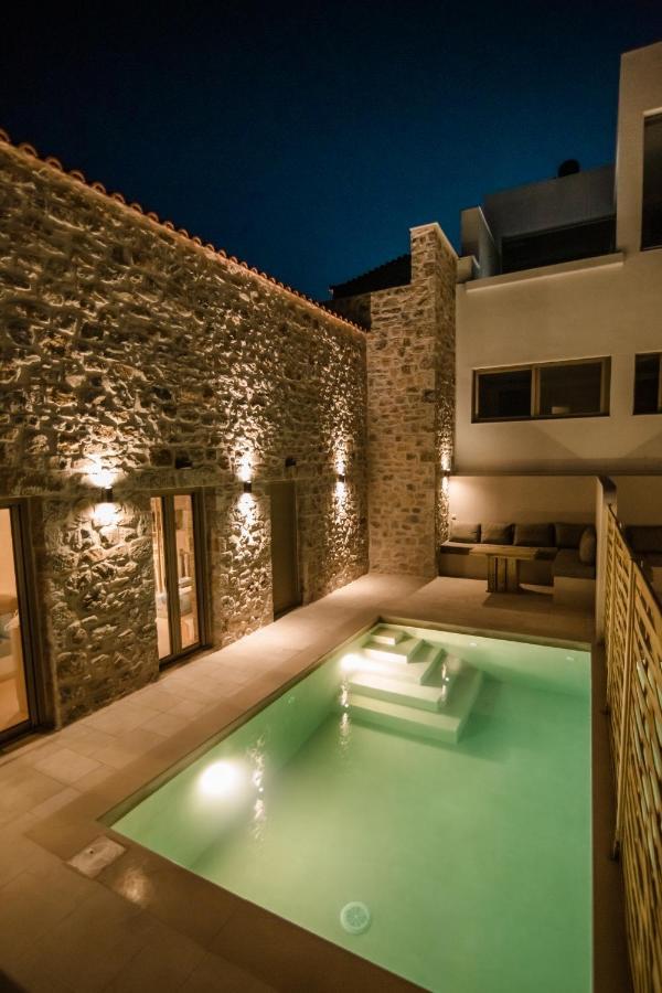 Mani Luxury Suites And Studios In Gytheio With Private Pools ภายนอก รูปภาพ