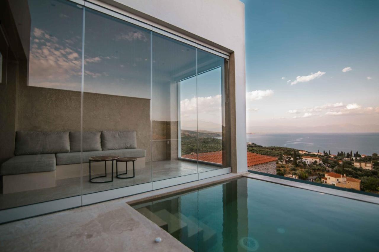 Mani Luxury Suites And Studios In Gytheio With Private Pools ภายนอก รูปภาพ