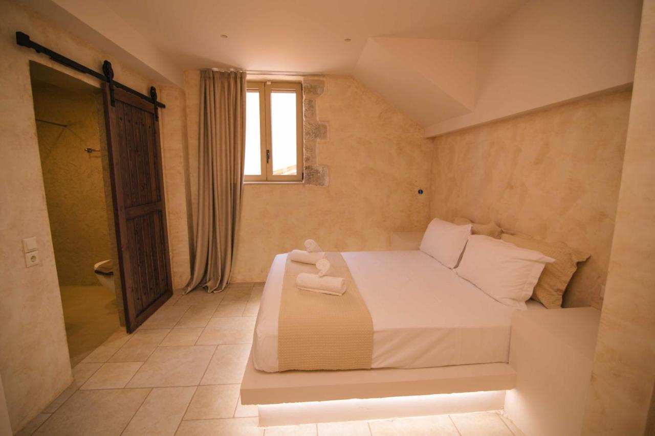 Mani Luxury Suites And Studios In Gytheio With Private Pools ภายนอก รูปภาพ