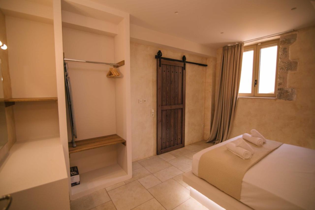 Mani Luxury Suites And Studios In Gytheio With Private Pools ภายนอก รูปภาพ