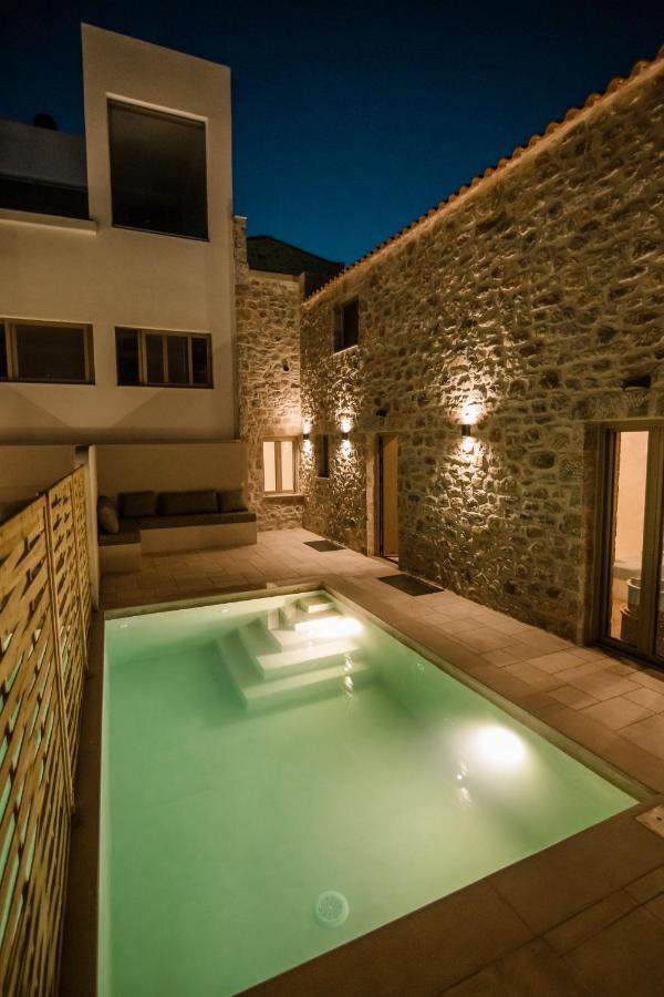 Mani Luxury Suites And Studios In Gytheio With Private Pools ภายนอก รูปภาพ