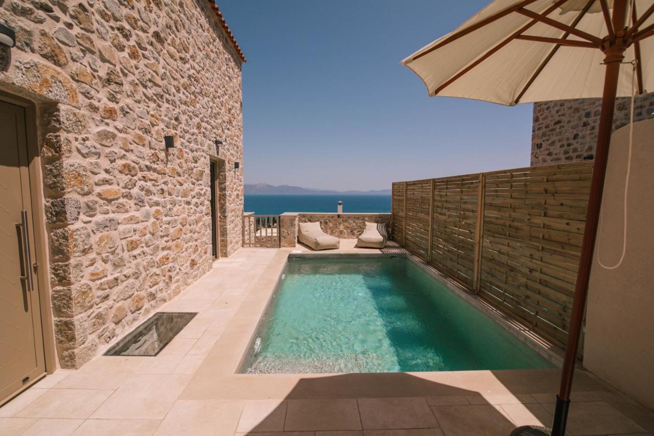 Mani Luxury Suites And Studios In Gytheio With Private Pools ภายนอก รูปภาพ