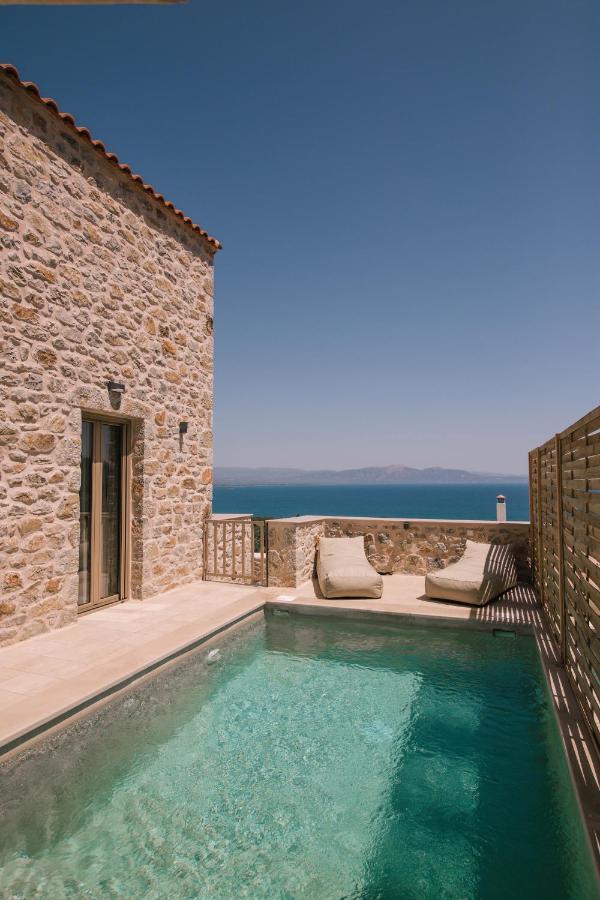 Mani Luxury Suites And Studios In Gytheio With Private Pools ภายนอก รูปภาพ