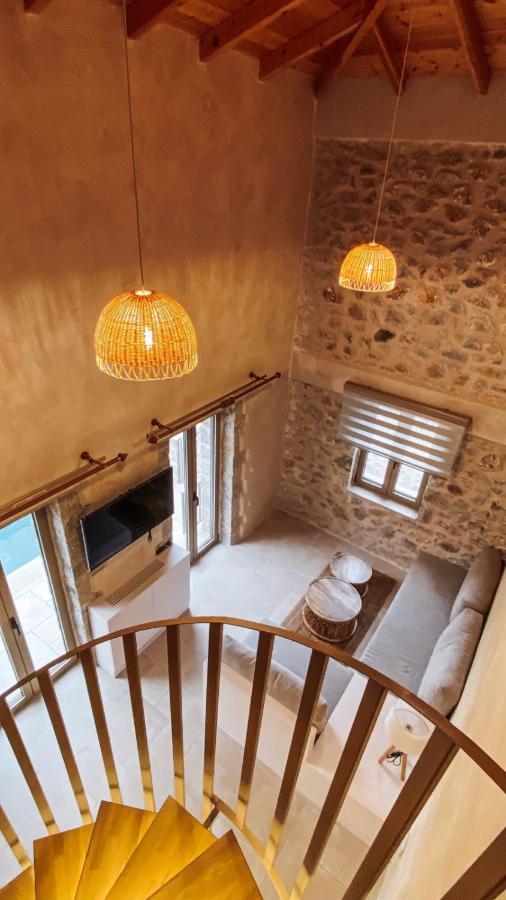 Mani Luxury Suites And Studios In Gytheio With Private Pools ภายนอก รูปภาพ