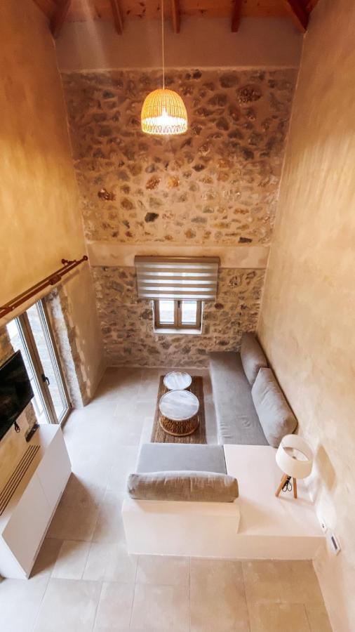 Mani Luxury Suites And Studios In Gytheio With Private Pools ภายนอก รูปภาพ