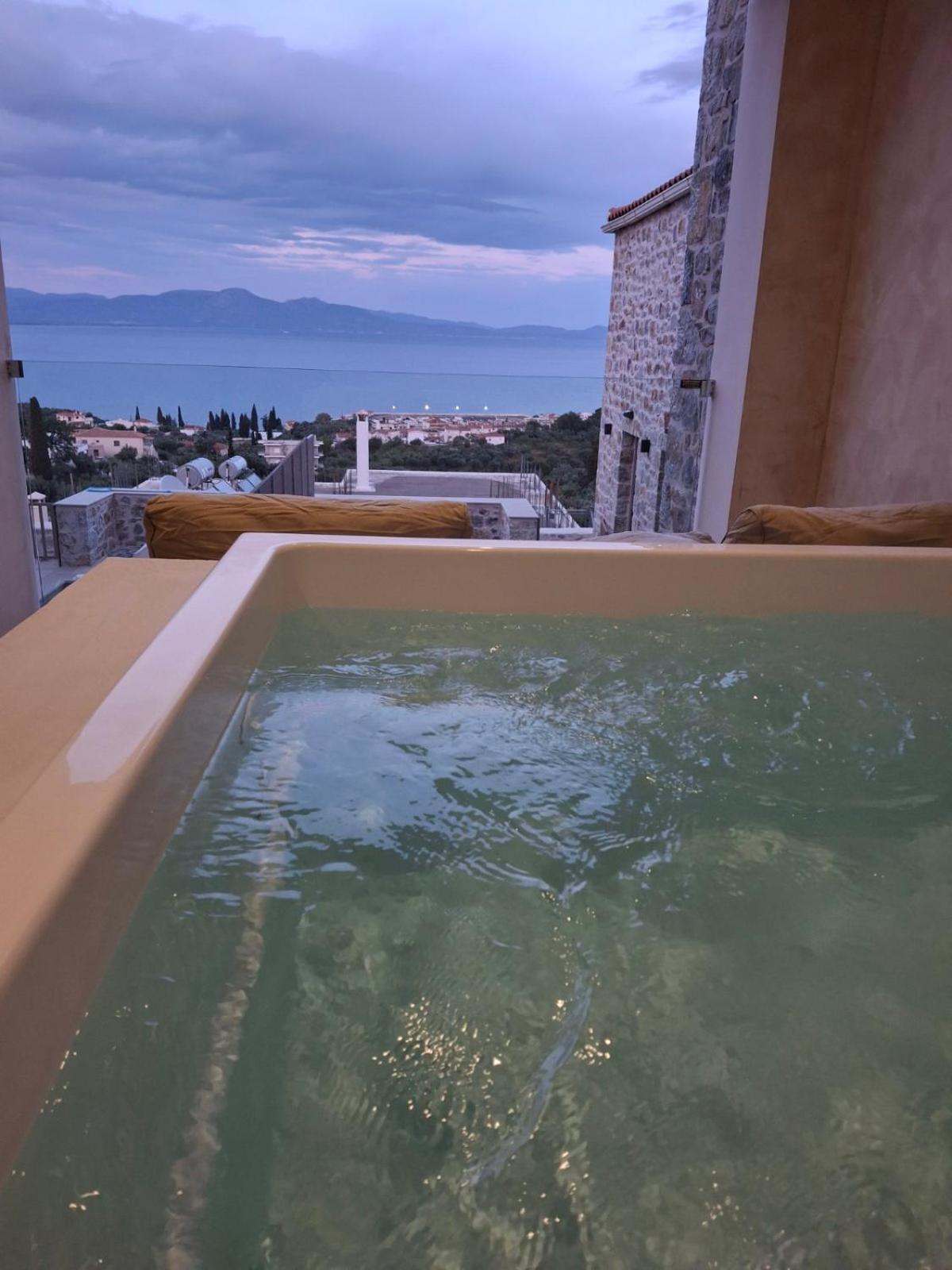 Mani Luxury Suites And Studios In Gytheio With Private Pools ภายนอก รูปภาพ