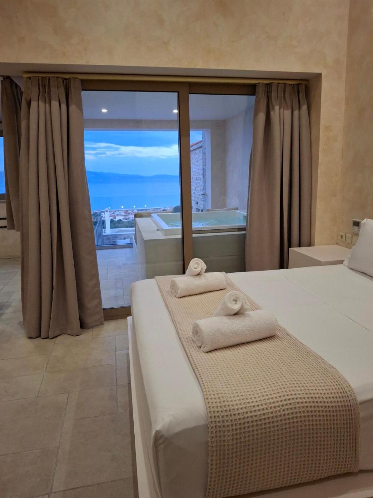 Mani Luxury Suites And Studios In Gytheio With Private Pools ภายนอก รูปภาพ